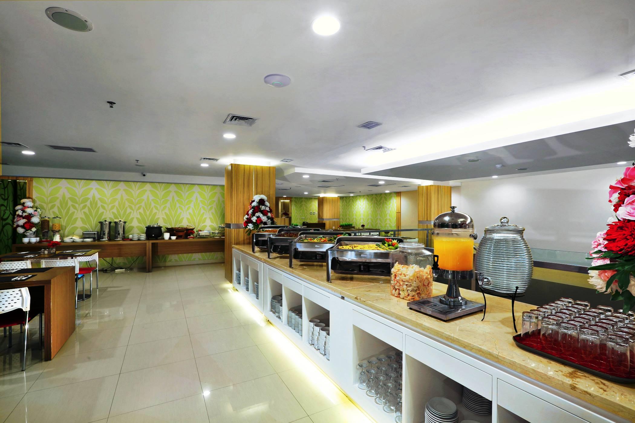 Cordela Hotel Cirebon Extérieur photo
