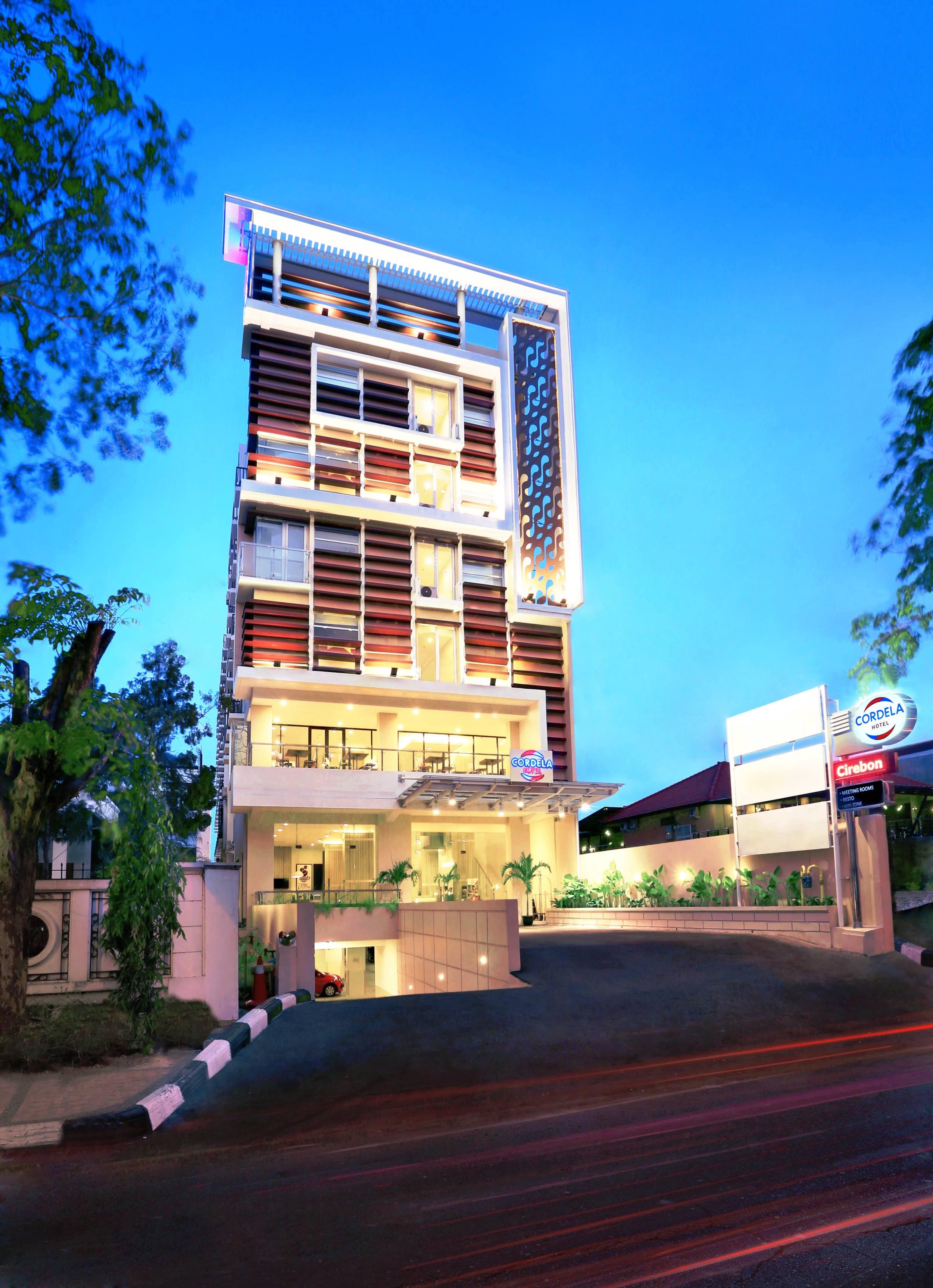 Cordela Hotel Cirebon Extérieur photo