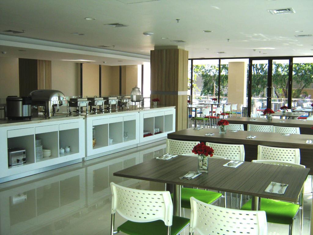 Cordela Hotel Cirebon Extérieur photo