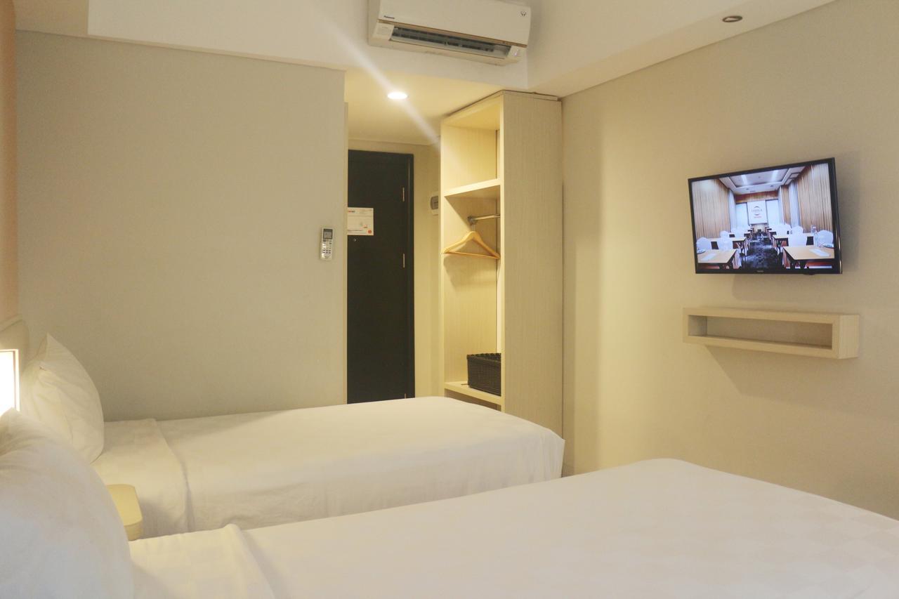 Cordela Hotel Cirebon Extérieur photo