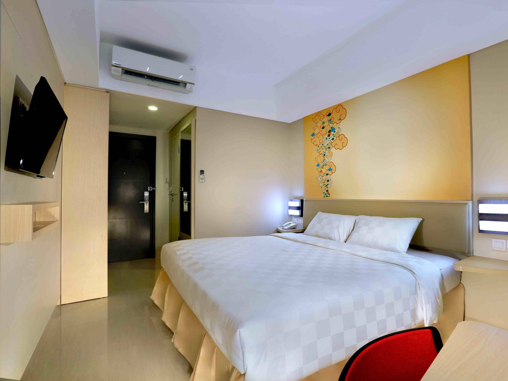 Cordela Hotel Cirebon Extérieur photo